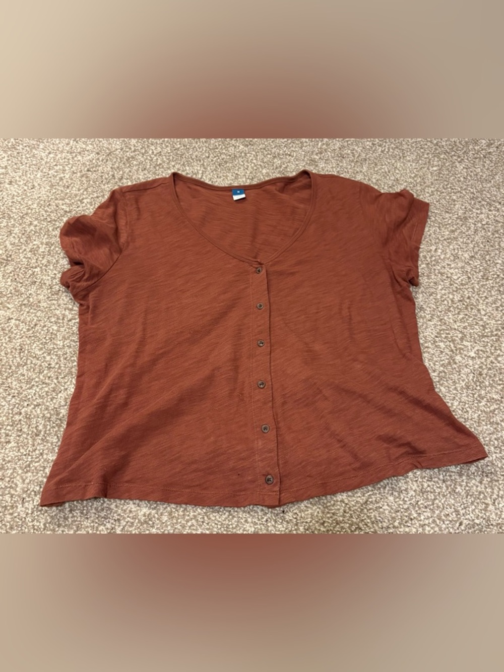 Everyday Button-Front V-Neck Top in Rust